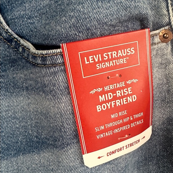 NWT Levi Strauss Signature Light Blue Denim Jeans Size 16 33 - Picture 4 of 5